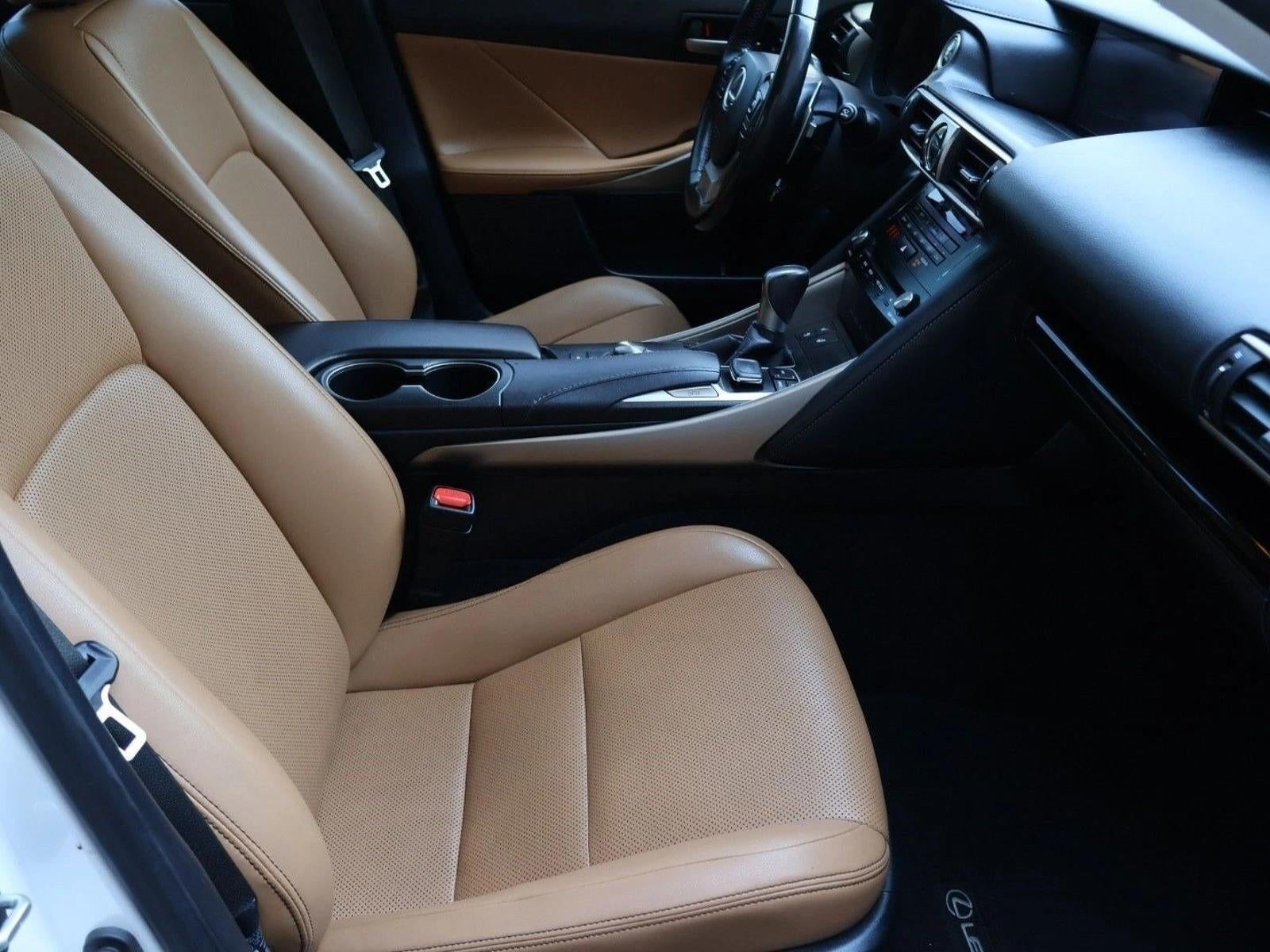 2018 Lexus IS 300 AWD