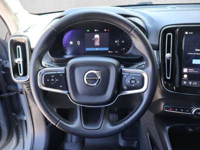 2023 Volvo XC40 B5 AWD Ultimate Dark Theme