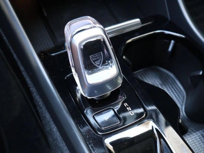 2023 Volvo XC40 B5 AWD Ultimate Dark Theme