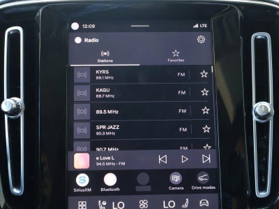 2023 Volvo XC40 B5 AWD Ultimate Dark Theme