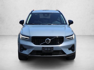 2023 Volvo XC40 B5 AWD Ultimate Dark Theme