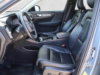 2023 Volvo XC40 B5 AWD Ultimate Dark Theme