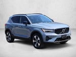 2023 Volvo XC40 B5 AWD Ultimate Dark Theme