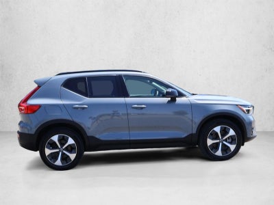 2023 Volvo XC40 B5 AWD Ultimate Dark Theme