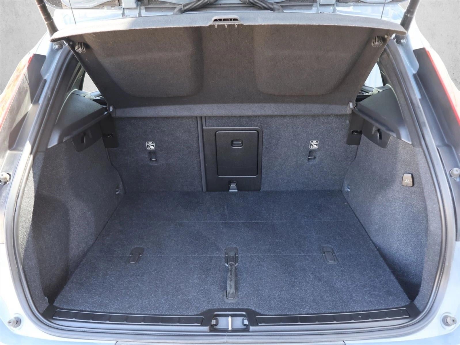 2023 Volvo XC40 B5 AWD Ultimate Dark Theme