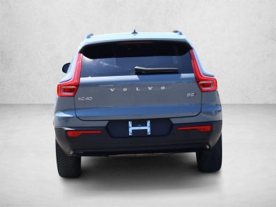 2023 Volvo XC40 B5 AWD Ultimate Dark Theme