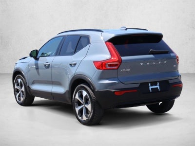 2023 Volvo XC40 B5 AWD Ultimate Dark Theme