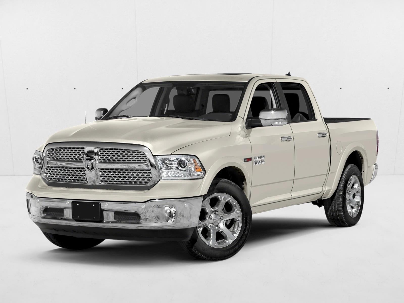 2017 RAM 1500 Laramie 4x2 Crew Cab 5'7" Box
