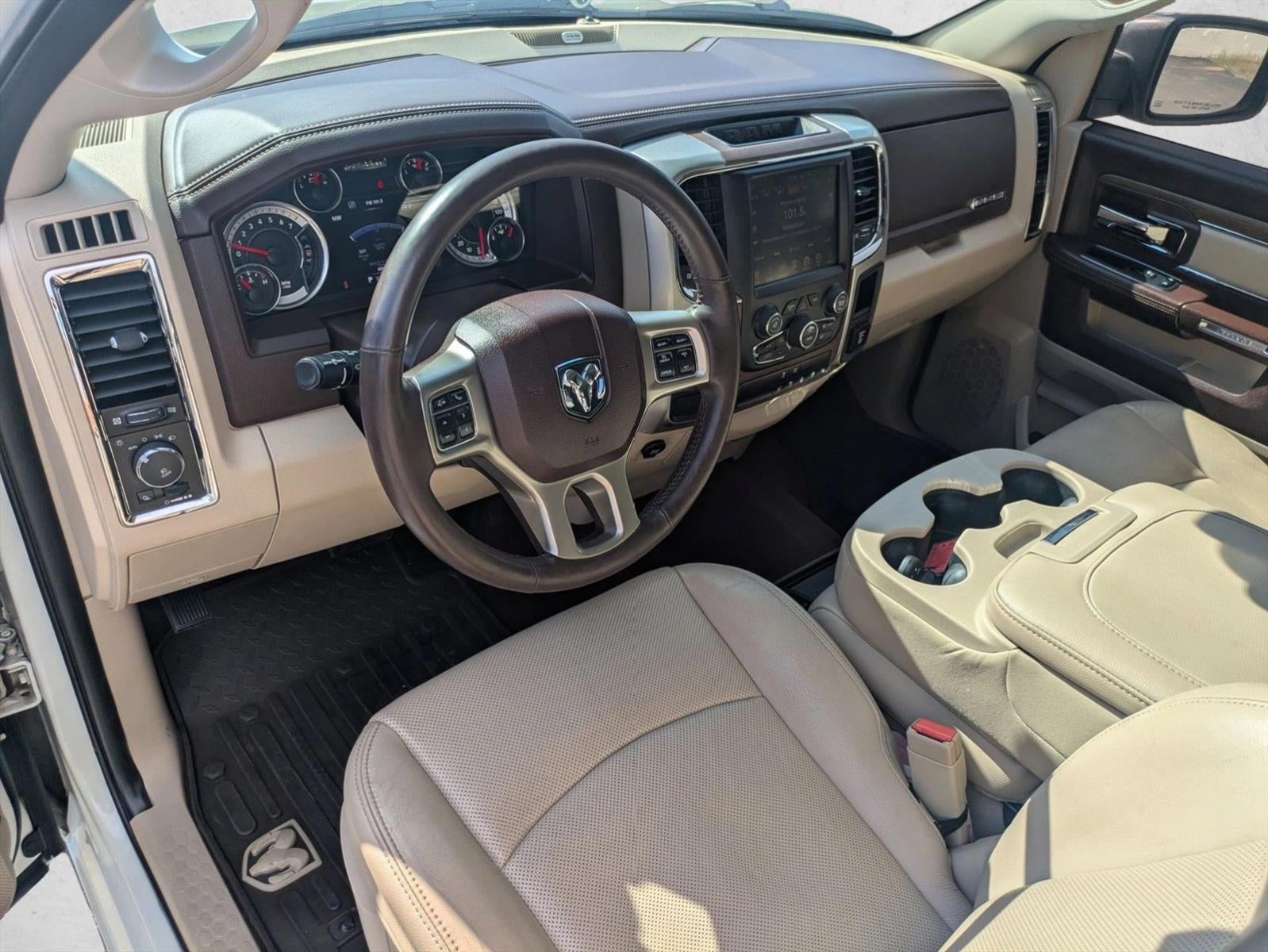 2017 RAM 1500 Laramie 4x2 Crew Cab 5'7" Box