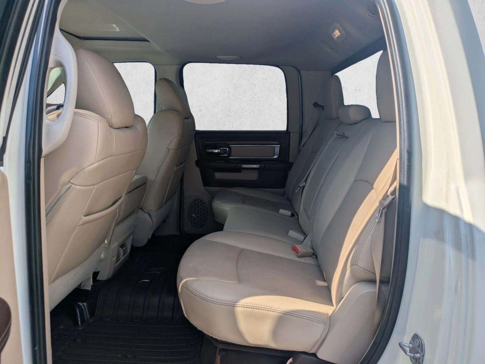 2017 RAM 1500 Laramie 4x2 Crew Cab 5'7" Box
