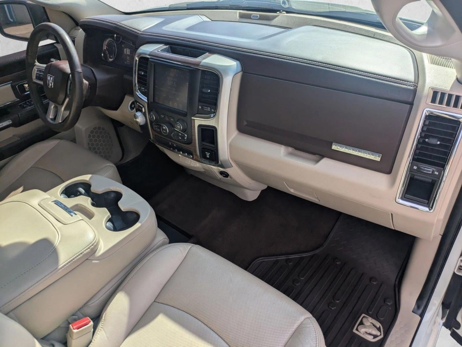 2017 RAM 1500 Laramie 4x2 Crew Cab 5'7" Box