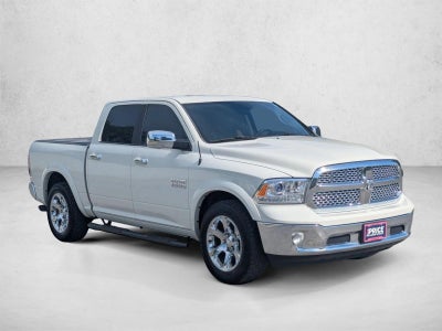 2017 RAM 1500 Laramie 4x2 Crew Cab 5'7" Box