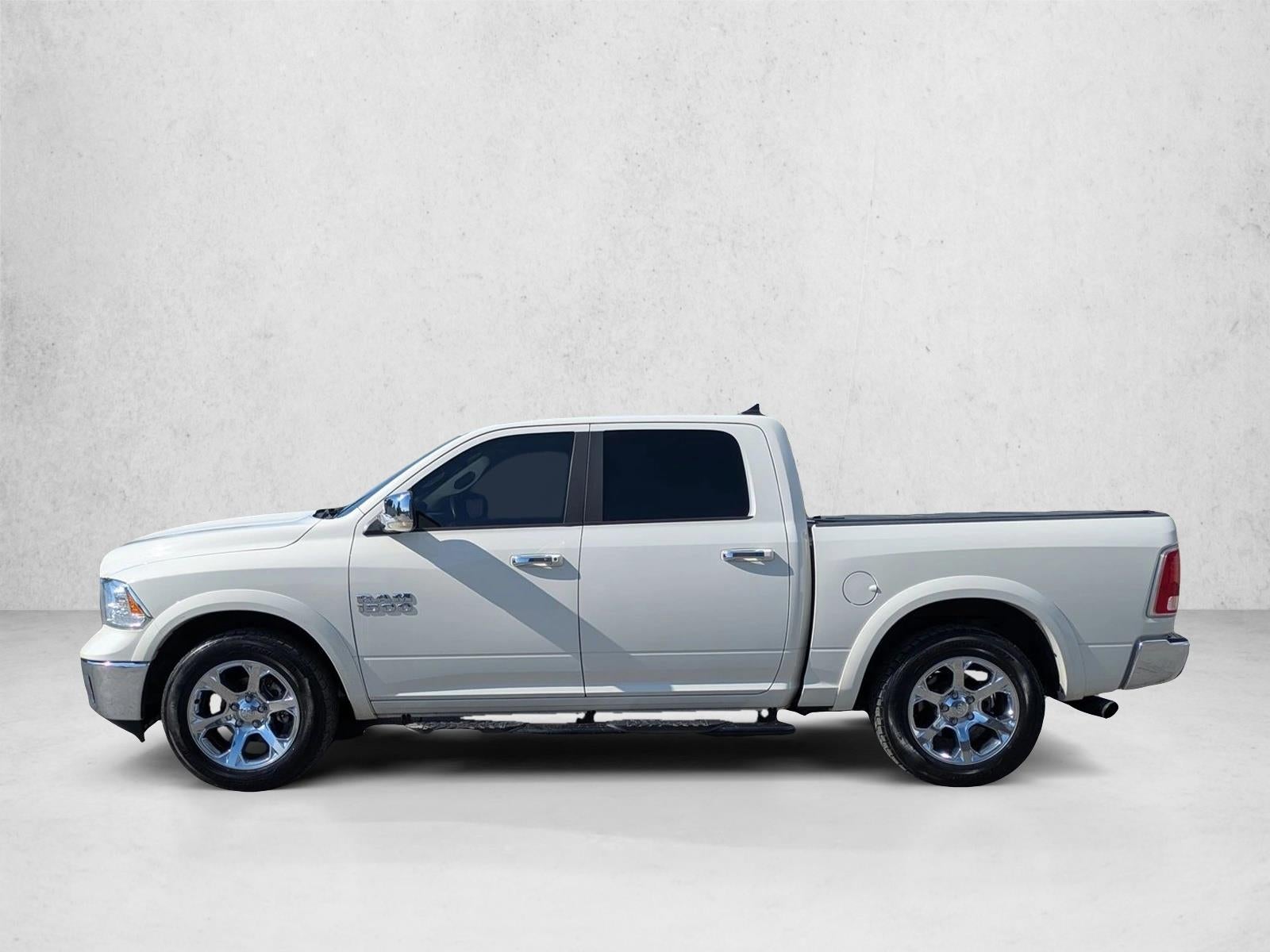 2017 RAM 1500 Laramie 4x2 Crew Cab 5'7" Box