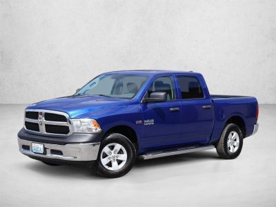 2018 RAM 1500 Express 4x4 Crew Cab 5'7" Box