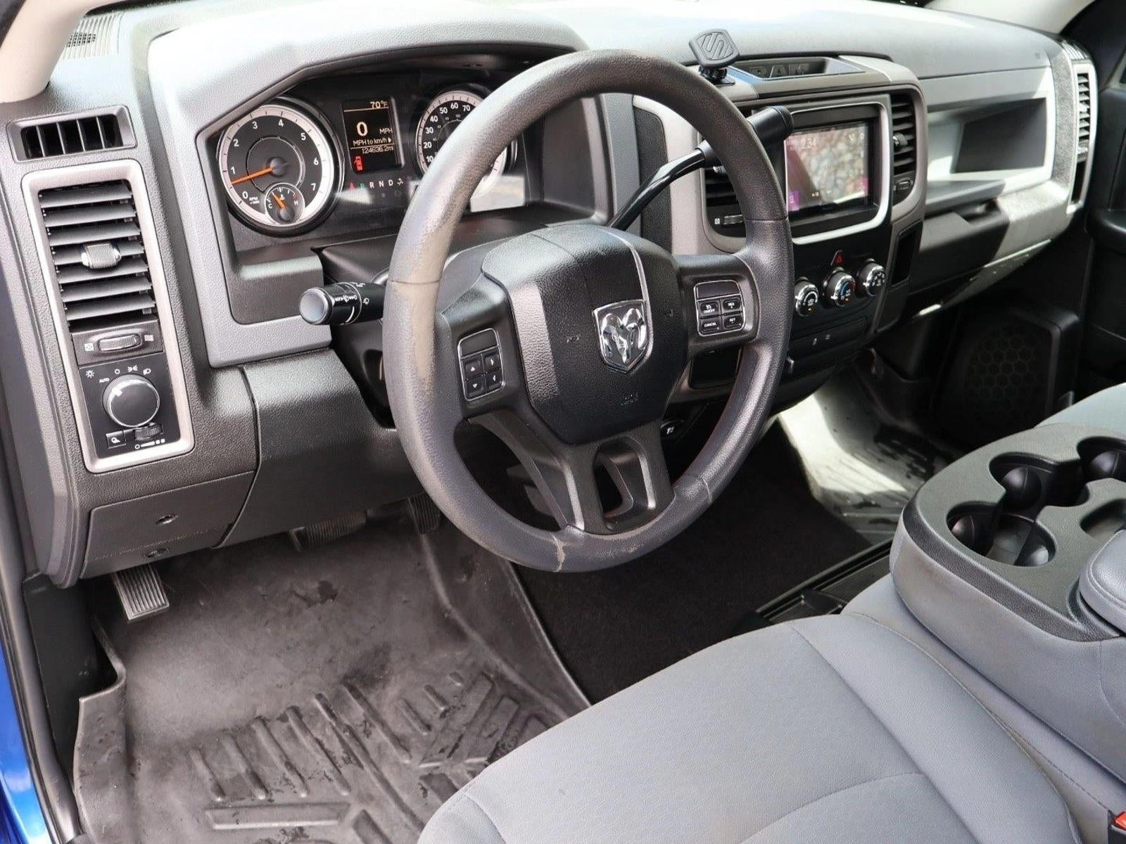 2018 RAM 1500 Express 4x4 Crew Cab 5'7" Box