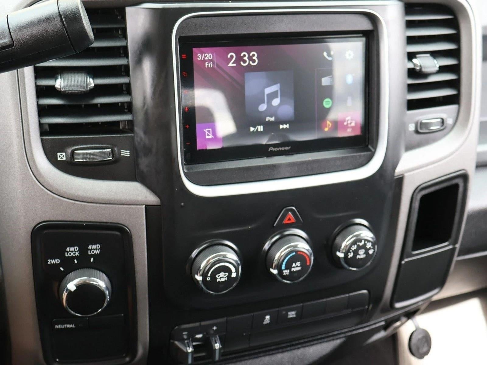 2018 RAM 1500 Express 4x4 Crew Cab 5'7" Box