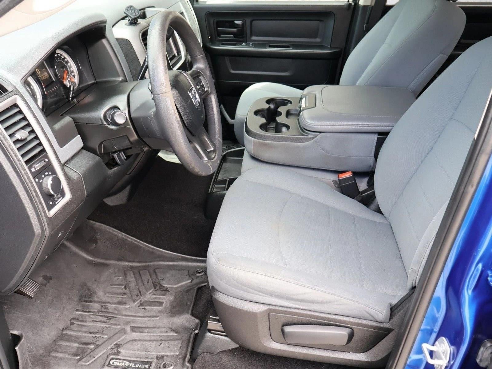 2018 RAM 1500 Express 4x4 Crew Cab 5'7" Box
