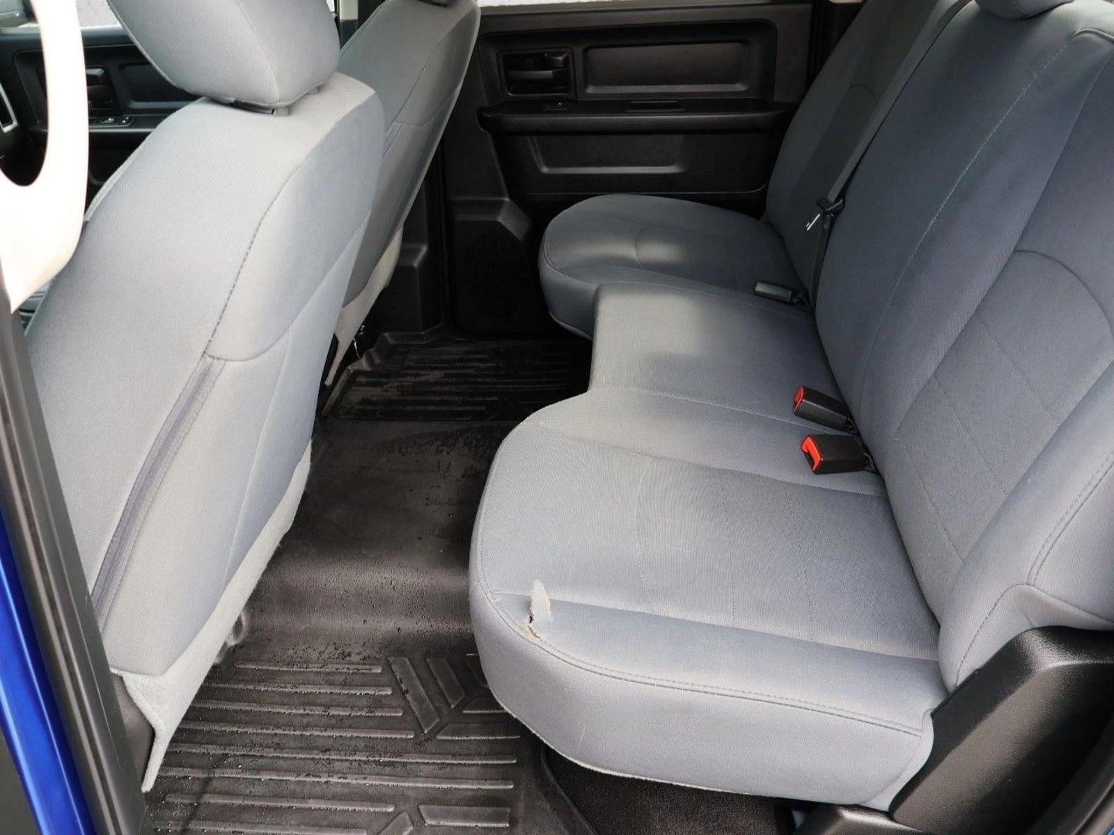 2018 RAM 1500 Express 4x4 Crew Cab 5'7" Box