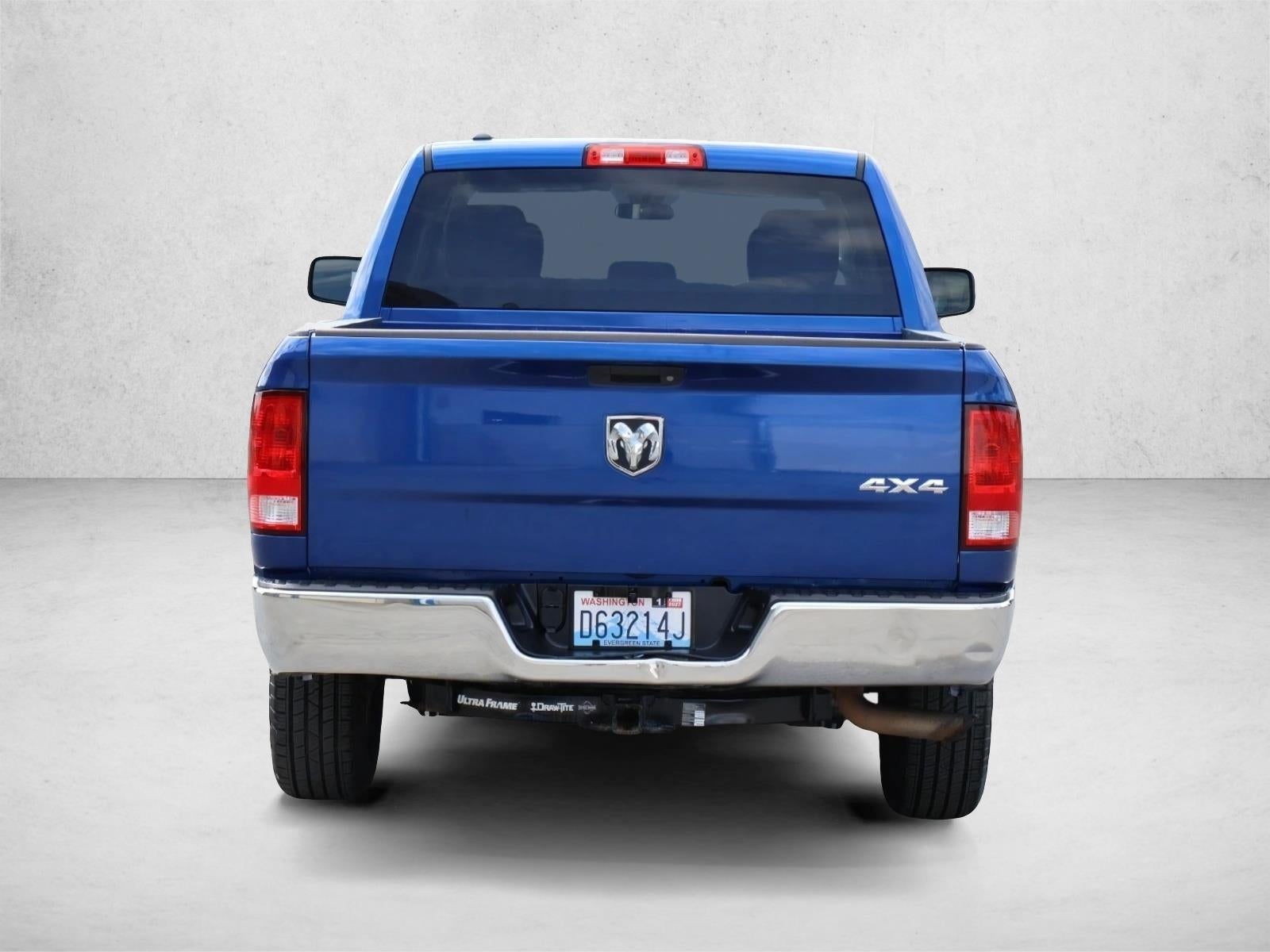 2018 RAM 1500 Express 4x4 Crew Cab 5'7" Box