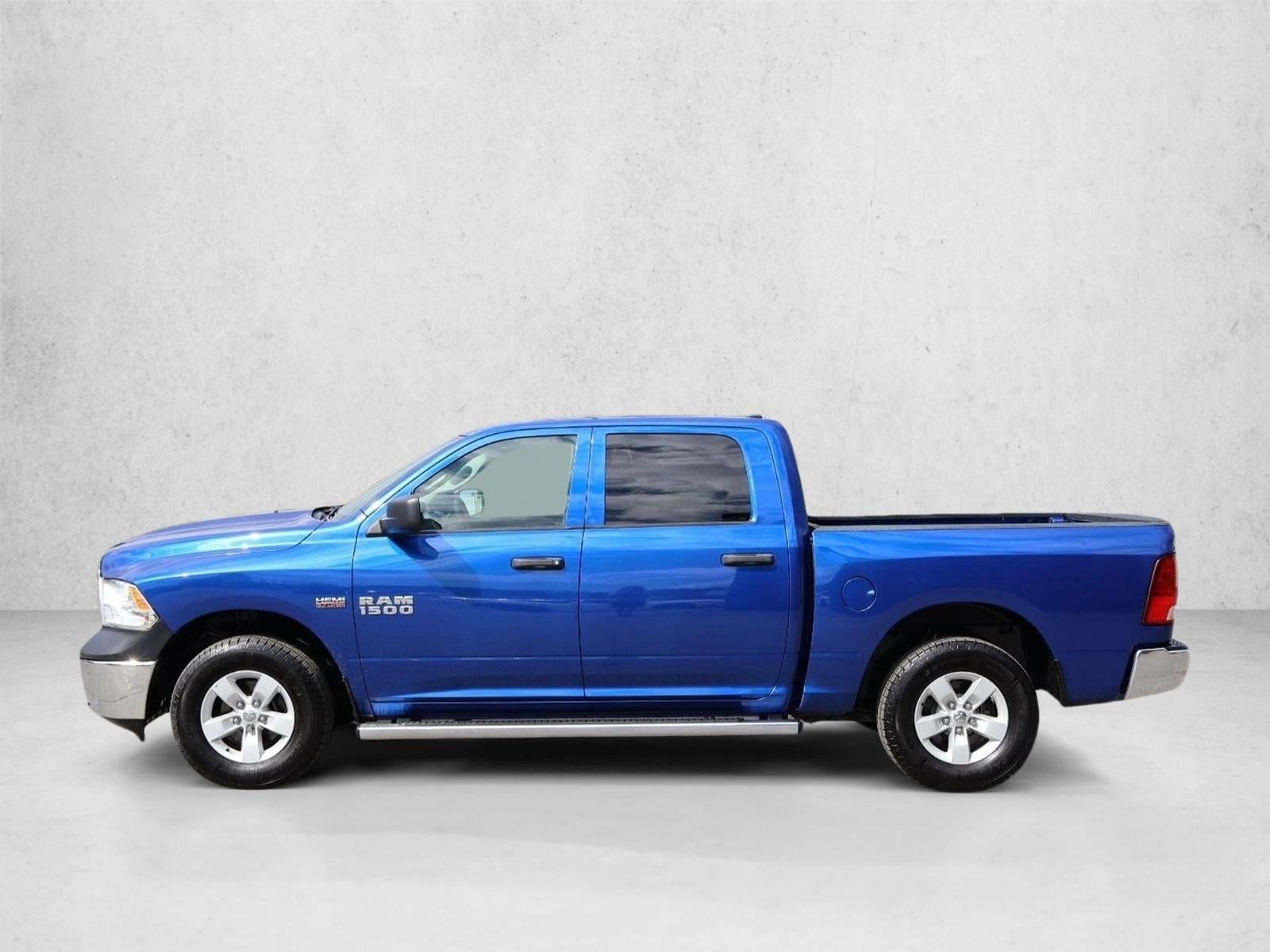 2018 RAM 1500 Express 4x4 Crew Cab 5'7" Box
