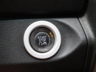 2014 RAM 1500 4WD Crew Cab 5.7 Ft Box Sport