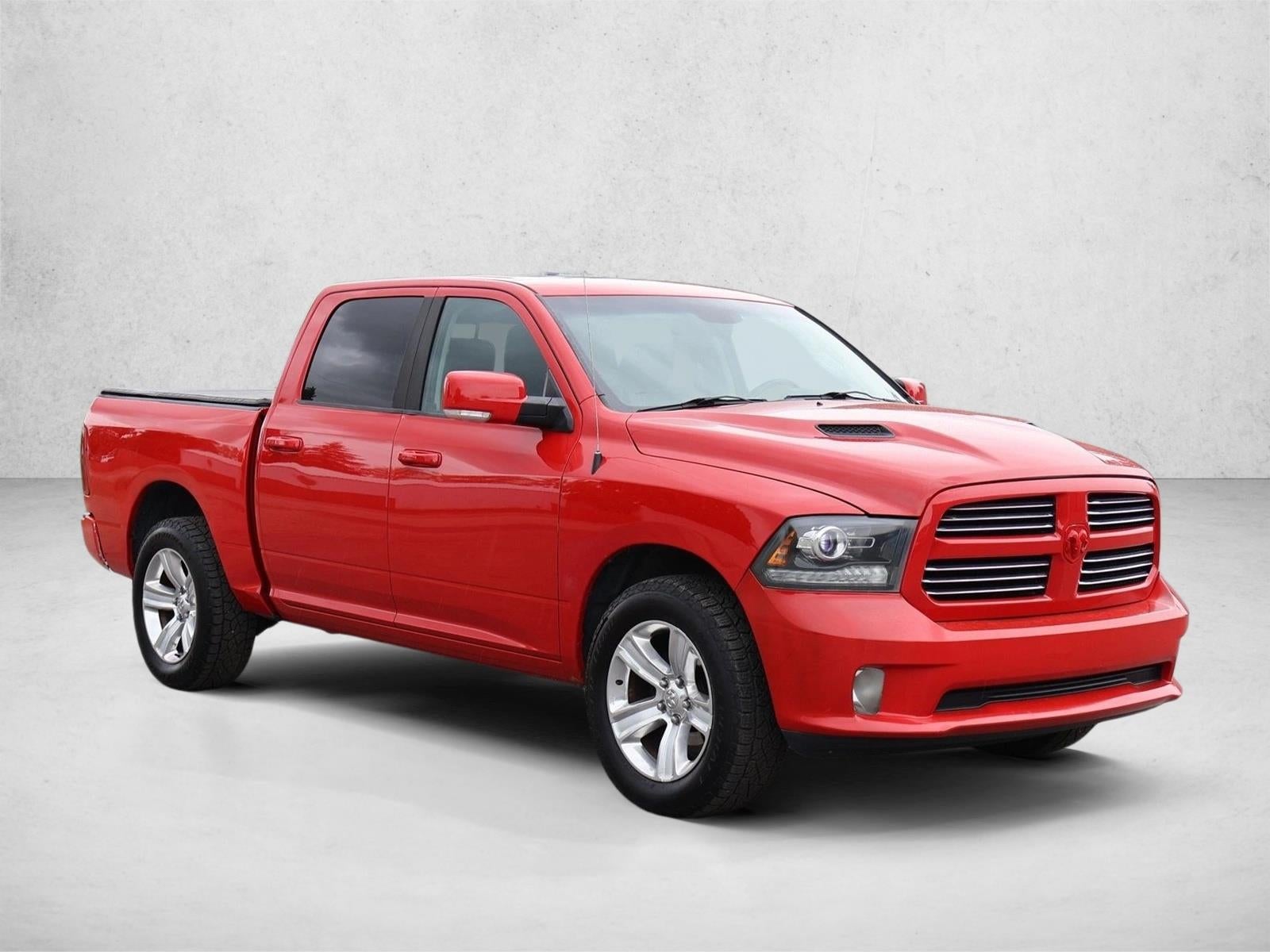 2014 RAM 1500 4WD Crew Cab 5.7 Ft Box Sport