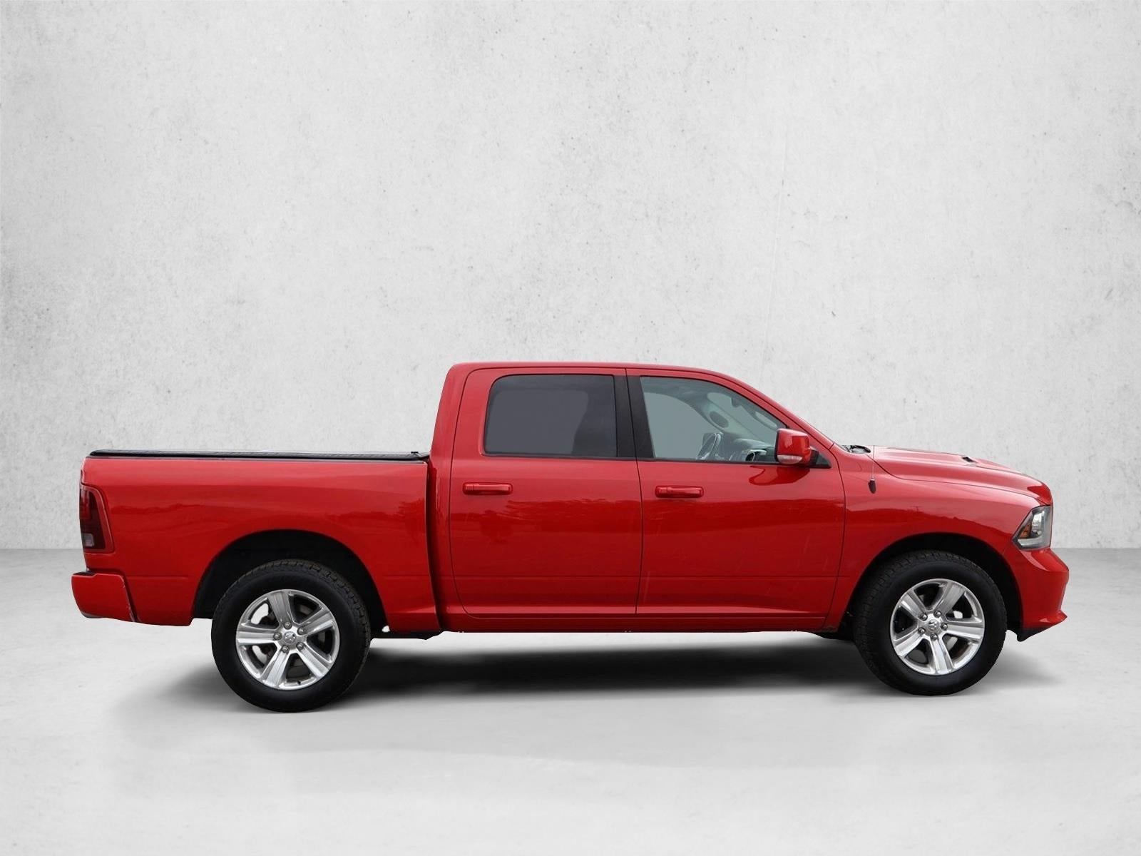 2014 RAM 1500 4WD Crew Cab 5.7 Ft Box Sport