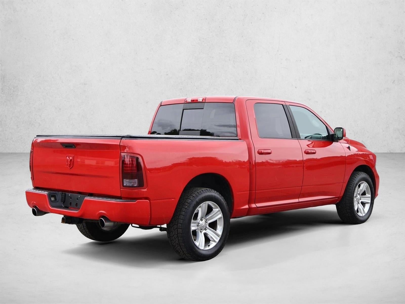 2014 RAM 1500 4WD Crew Cab 5.7 Ft Box Sport