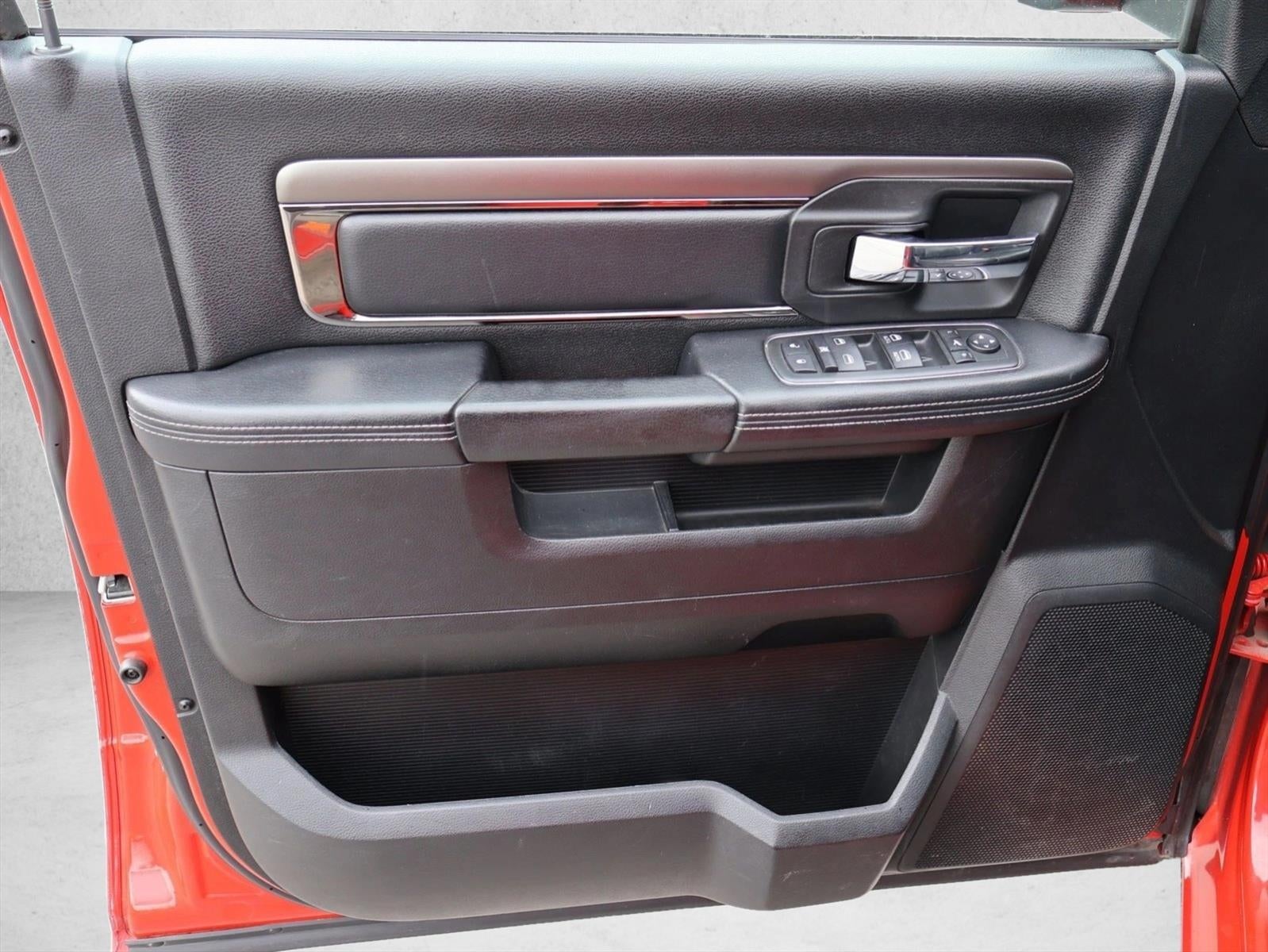 2014 RAM 1500 4WD Crew Cab 5.7 Ft Box Sport