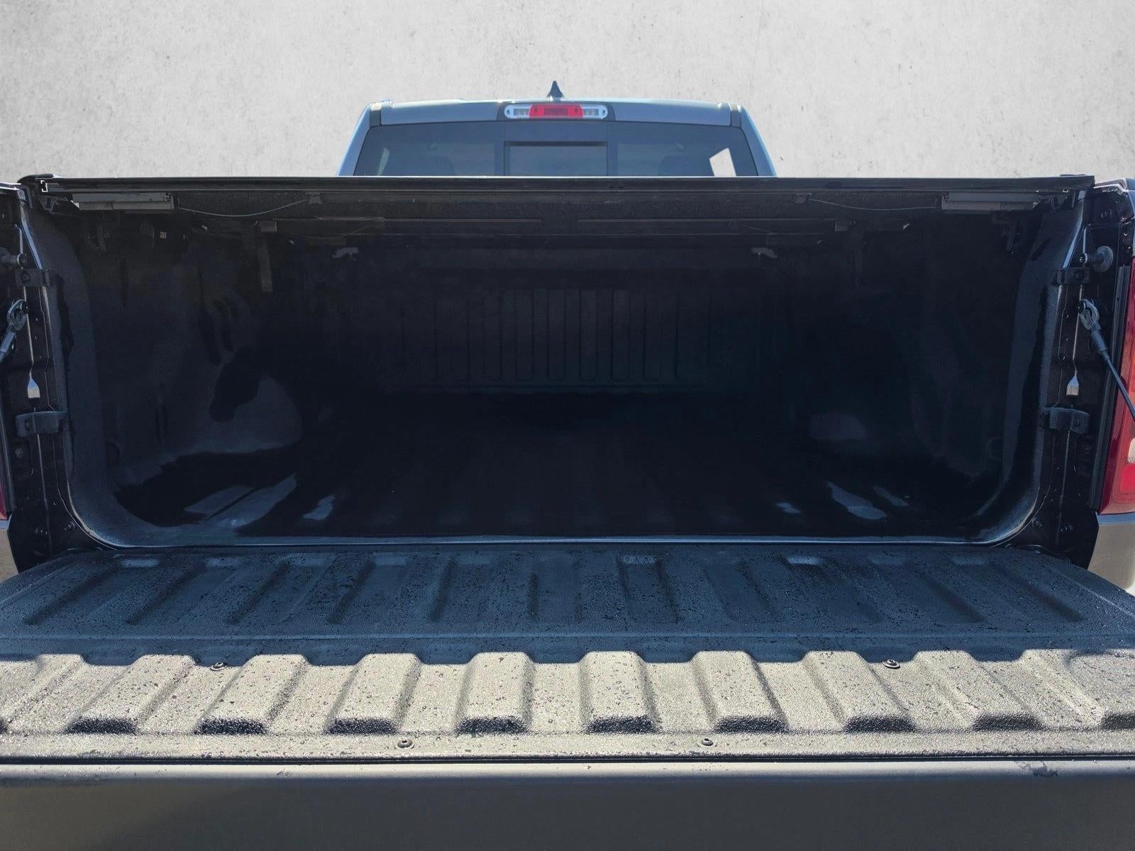 2020 RAM 1500 Laramie 4x4 Crew Cab 5'7" Box
