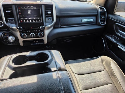 2020 RAM 1500 Laramie 4x4 Crew Cab 5'7" Box