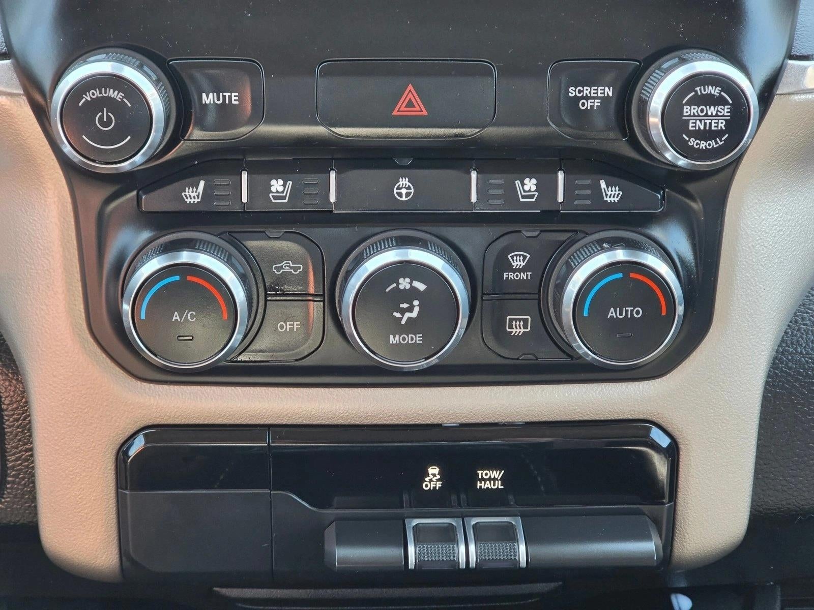 2020 RAM 1500 Laramie 4x4 Crew Cab 5'7" Box