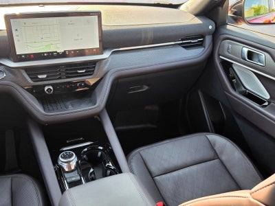 2025 Ford Explorer Platinum 4WD