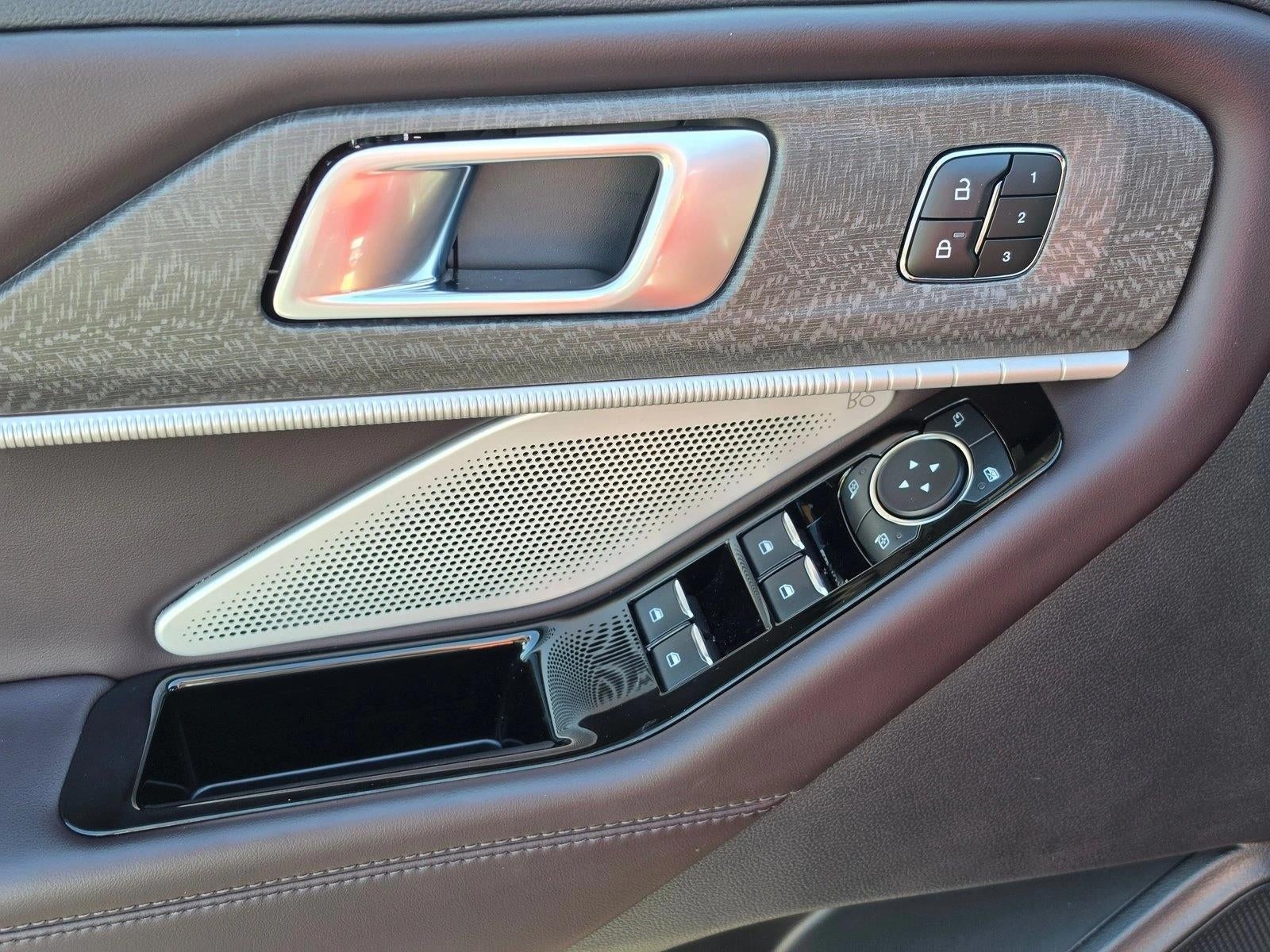 2025 Ford Explorer Platinum 4WD