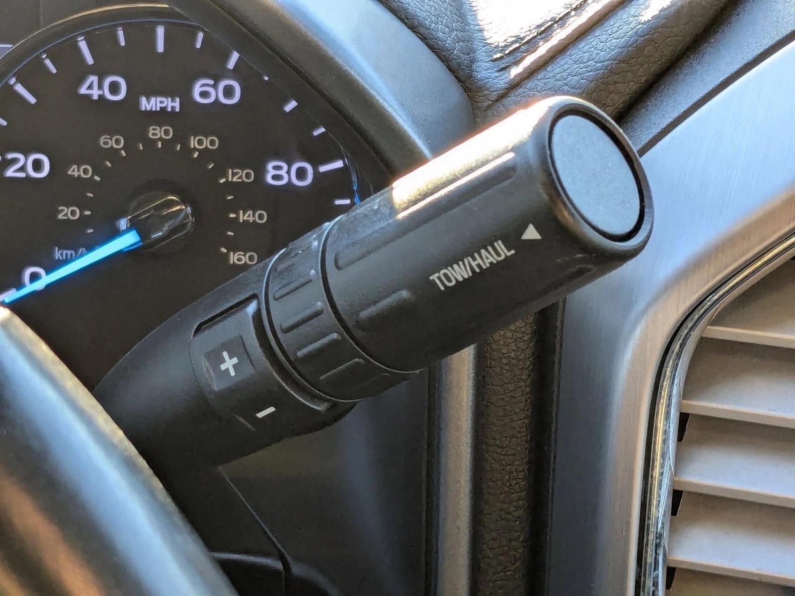 2017 Ford Super Duty F-450 DRW Platinum 4WD Crew Cab 8' Box