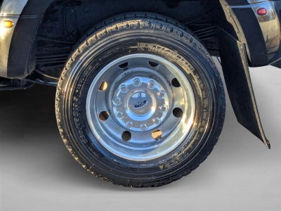 2017 Ford Super Duty F-450 DRW Platinum 4WD Crew Cab 8' Box