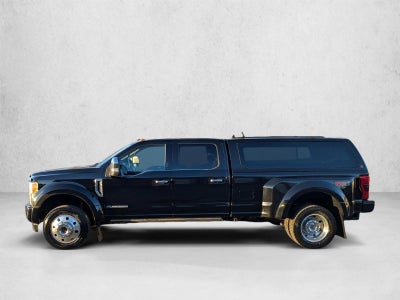 2017 Ford Super Duty F-450 DRW Platinum 4WD Crew Cab 8' Box