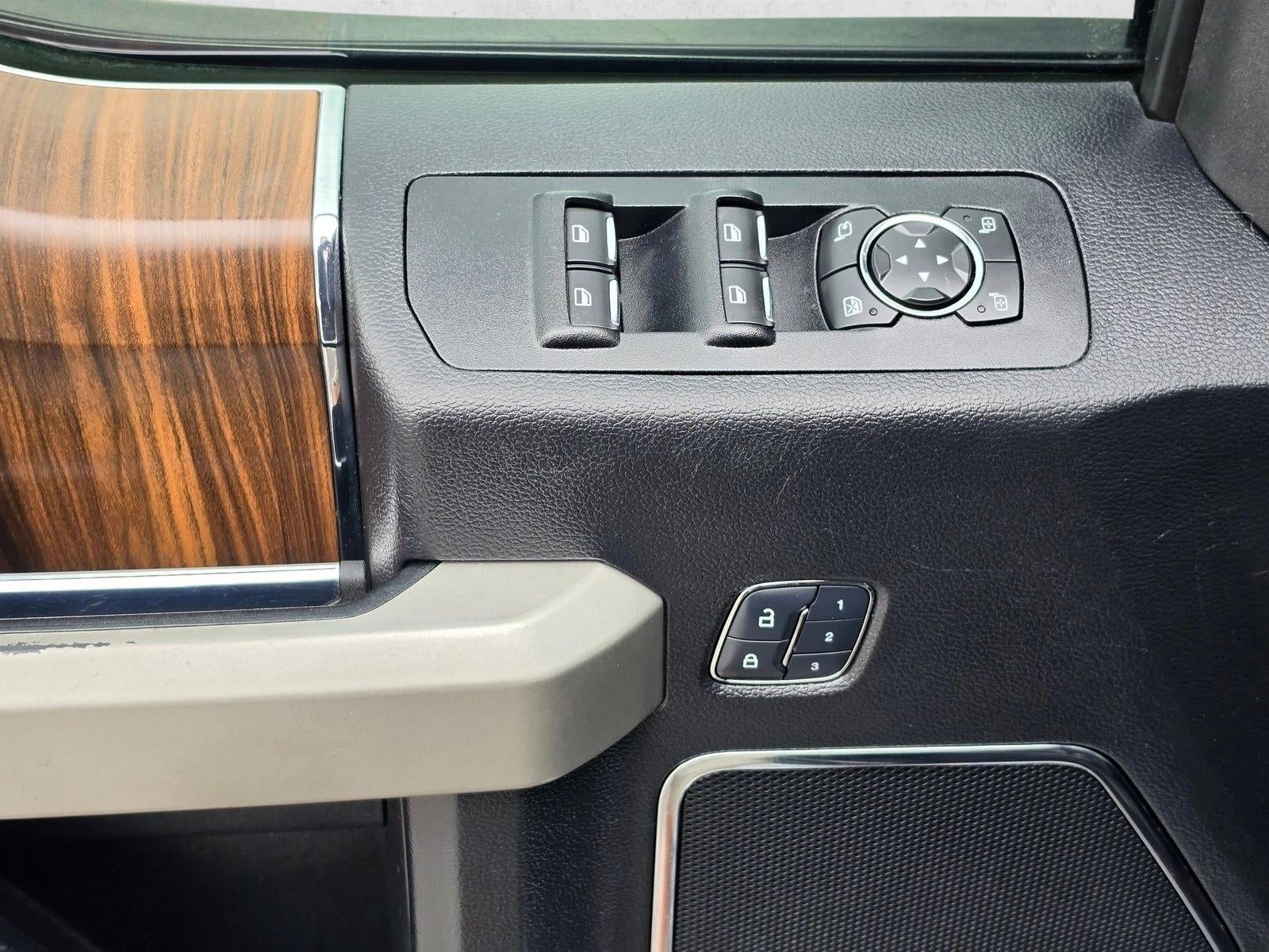 2017 Ford F-150 Lariat 4WD SuperCrew 5.5' Box