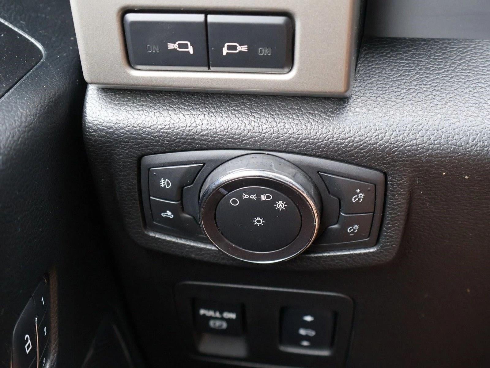 2017 Ford F-150 Lariat 4WD SuperCrew 5.5' Box