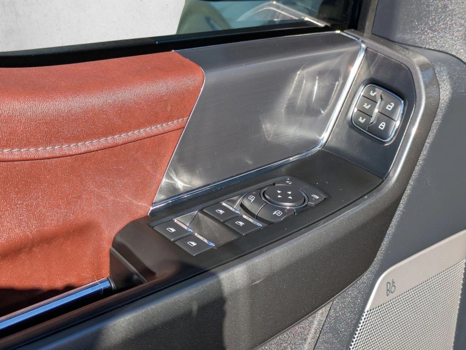 2022 Ford F-150 LARIAT 4WD SuperCrew 5.5' Box