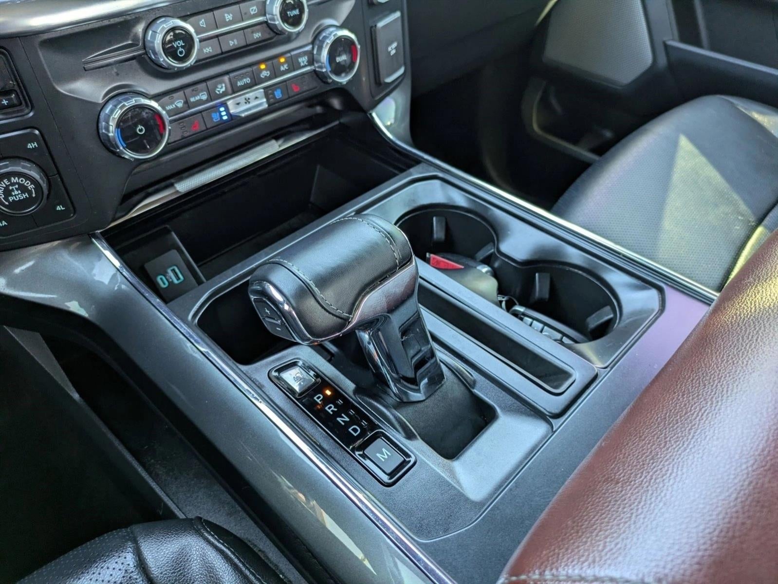 2022 Ford F-150 LARIAT 4WD SuperCrew 5.5' Box