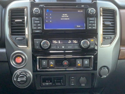 2017 Nissan Titan XD 4x4 Gas Crew Cab Platinum Reserve