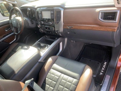 2017 Nissan Titan XD 4x4 Gas Crew Cab Platinum Reserve