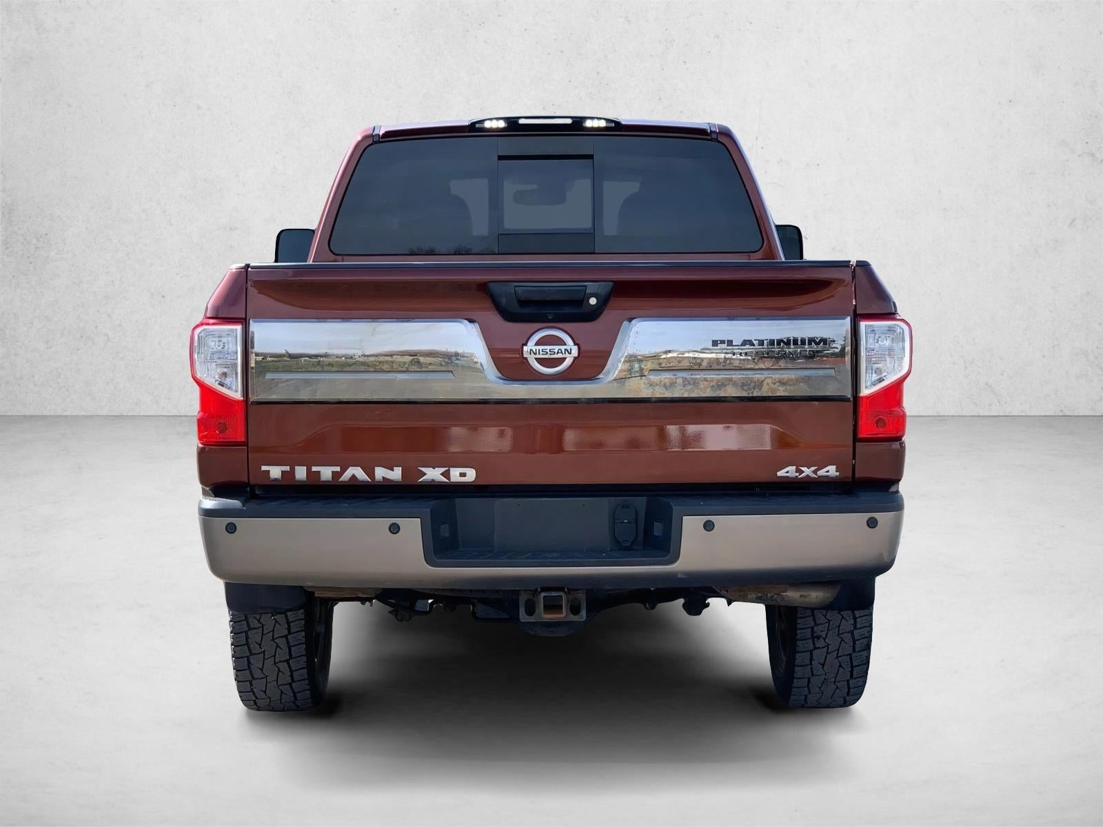 2017 Nissan Titan XD 4x4 Gas Crew Cab Platinum Reserve