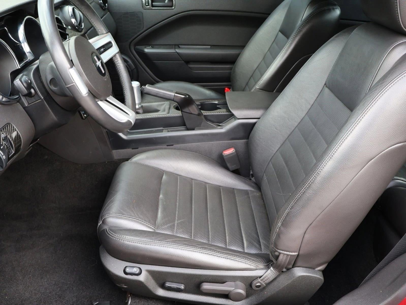 2006 Ford Mustang 2dr Cpe GT Deluxe