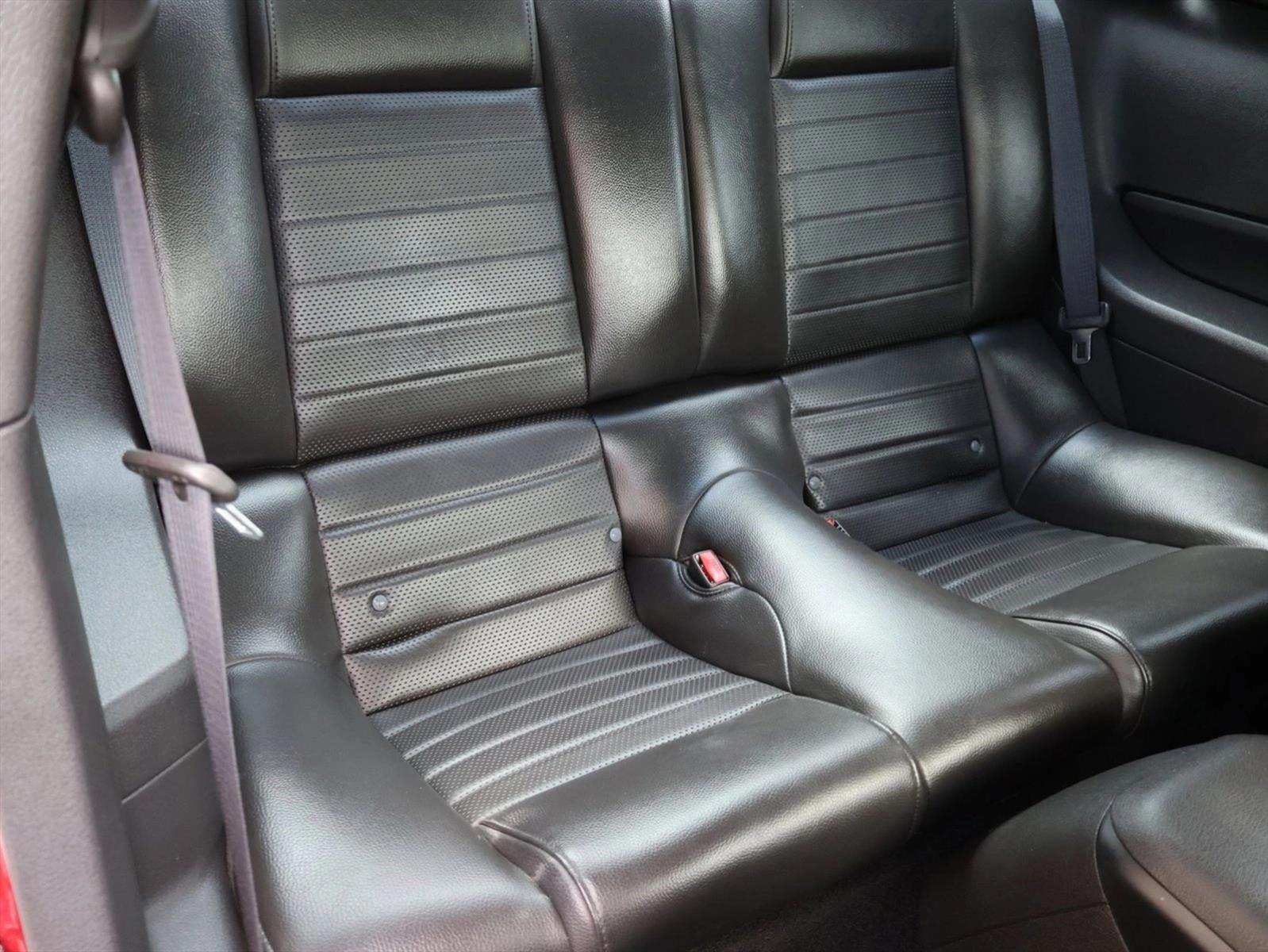 2006 Ford Mustang 2dr Cpe GT Deluxe