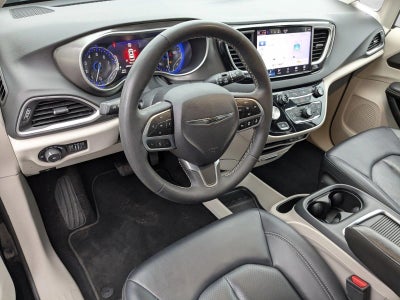2024 Chrysler Pacifica Touring L FWD