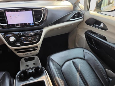 2024 Chrysler Pacifica Touring L FWD