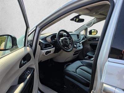 2024 Chrysler Pacifica Touring L FWD