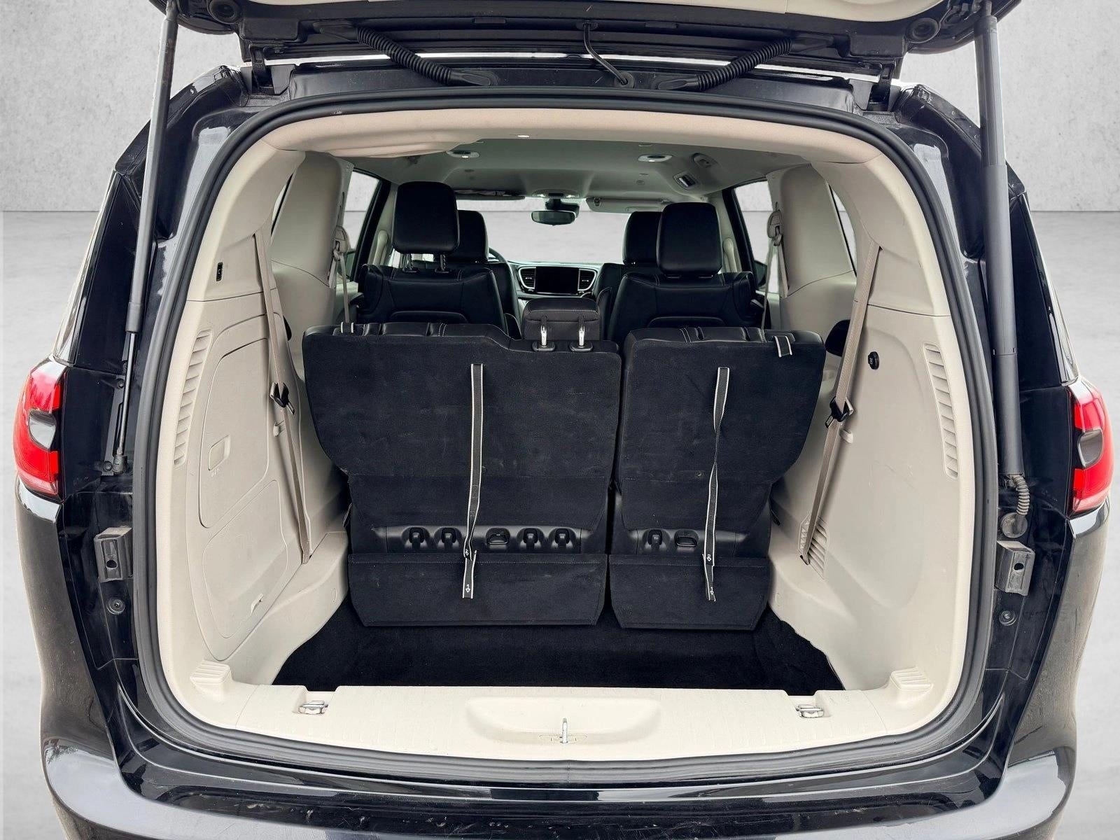 2024 Chrysler Pacifica Hybrid Select FWD